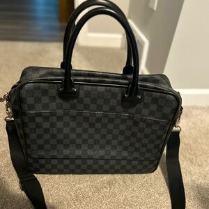 Louis Vuitton Damier Laptop bag - gently used, see pics for very minor wear